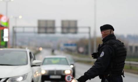 Numer i larte rastesh: Rikthehet ora policore ne Kosove, shtyhet hapja e shkollave